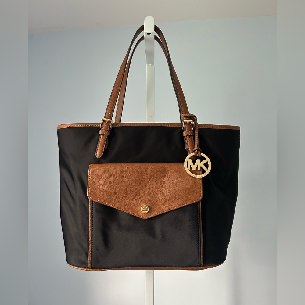 Michael Kors Jet Set Nylon Large Pocket Multifunction Tote - Black/Tan